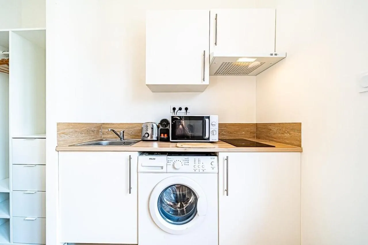 Le Petit George Gouy - Studio Metro Debourg Apartment Lyon