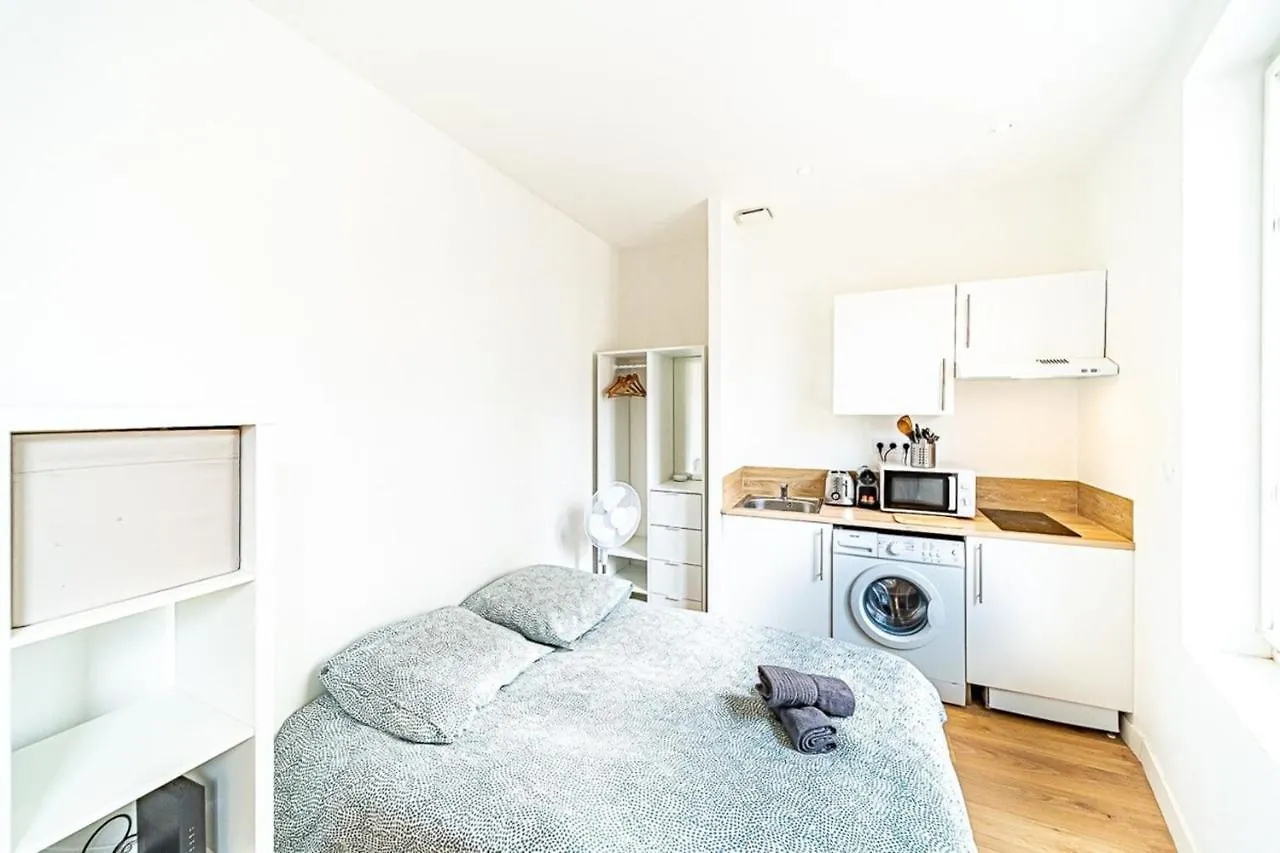 Le Petit George Gouy - Studio Metro Debourg Apartment Lyon