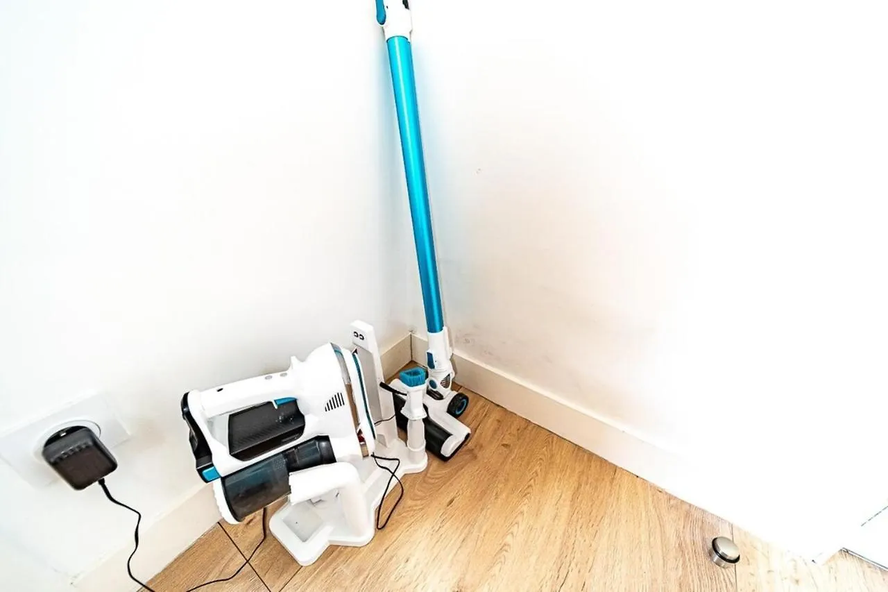 Le Petit George Gouy - Studio Metro Debourg Apartment Lyon France