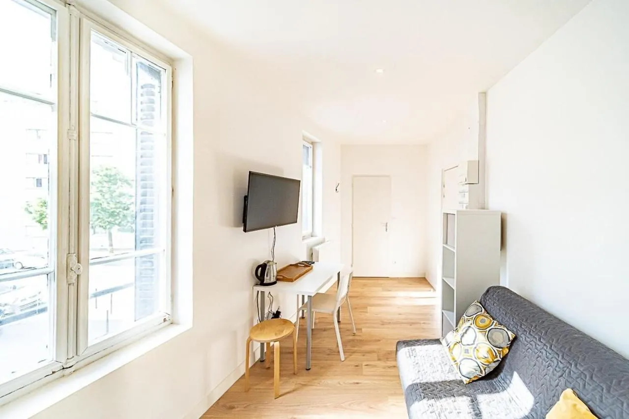 Le Petit George Gouy - Studio Metro Debourg Apartment Lyon 0*,  France